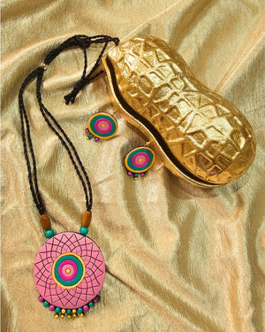 Akarshan Vibrant Pink